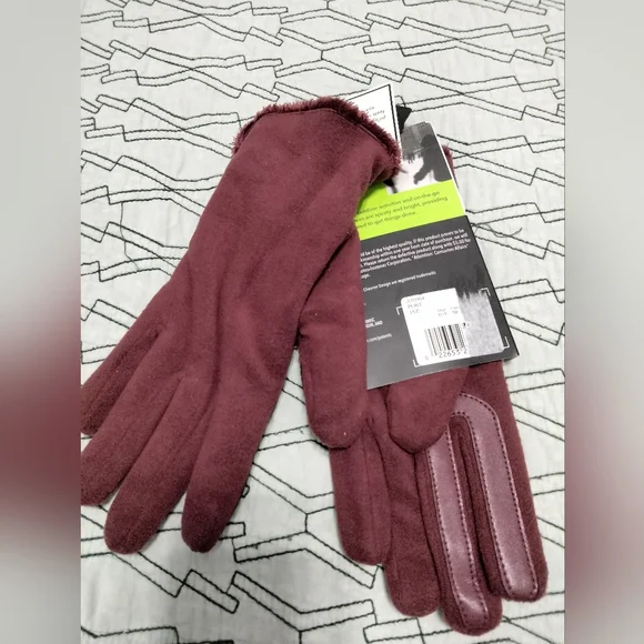 Isotoner Gloves - Picture 5 of 10